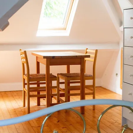 Le 108 à 700m Du Port De * Saint-Vaast-la-Hougue