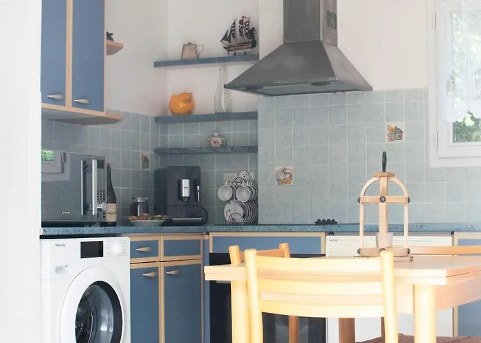 Hébergement de vacances Le 108 à 700m Du Port De *